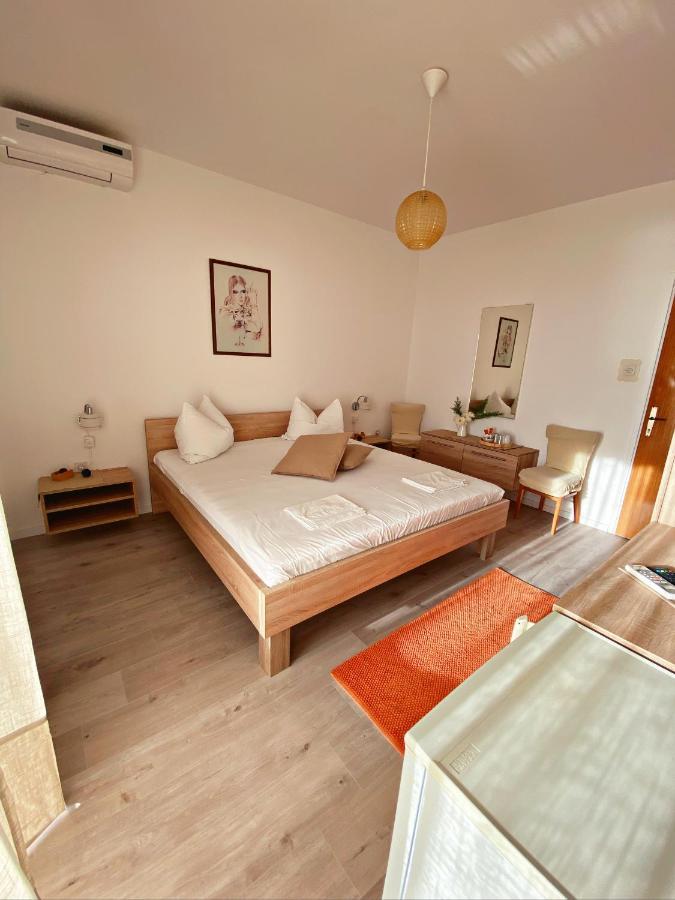 The Manzoni Family 1 Hotel Punat Exterior foto